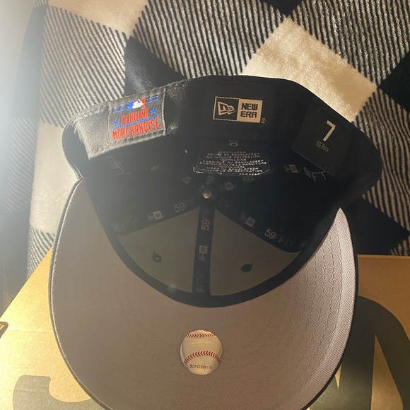 NEW ERA 59FIFTY AUTHENTIC COLLECTION MIAMI MARLINS ON-FIELD GAME HAT - BLACK - Picture 2 of 2